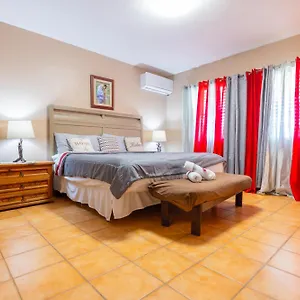 Court Apartment Isabela